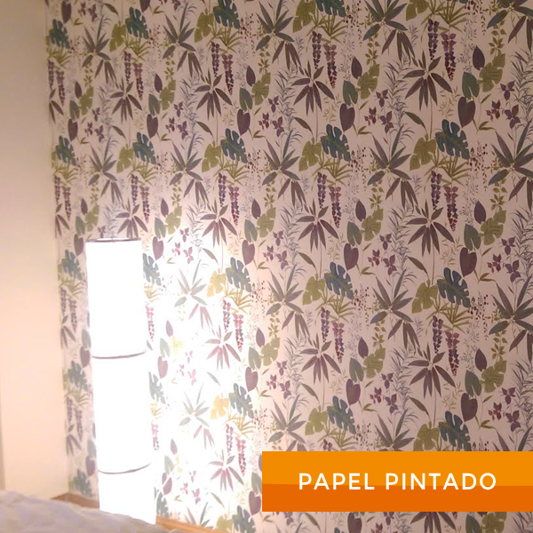 Papel pintado en dormitorio